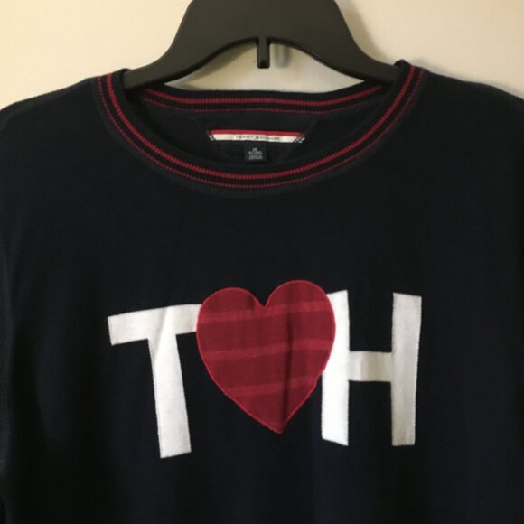 Iconic Tommy Hilfiger Dark Navy Blue and Red Heart Preppy Sweater - Picture 5 of 16